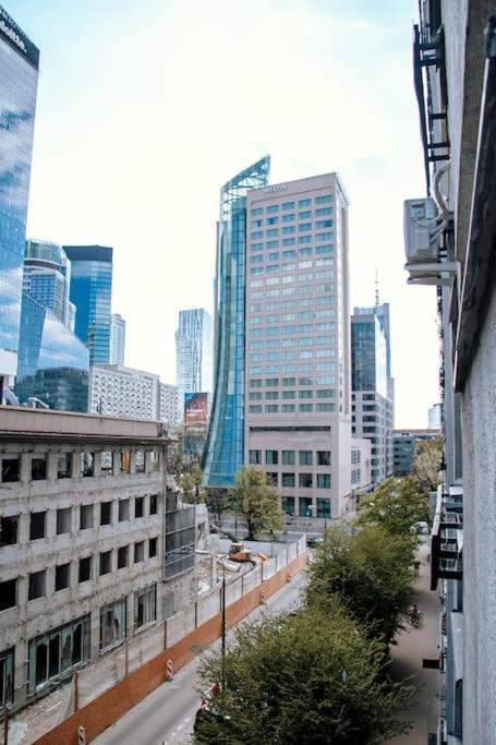 Przytulne Mieszkanie W Centrum Varsovia Exterior foto